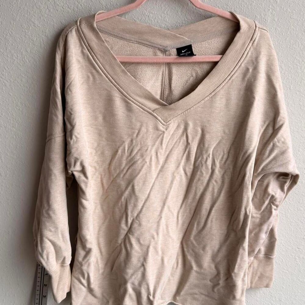 Nike Women's Cream and Tan Sweatshirt